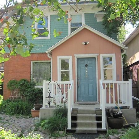 Wenxin B&B Regina Bagian luar foto