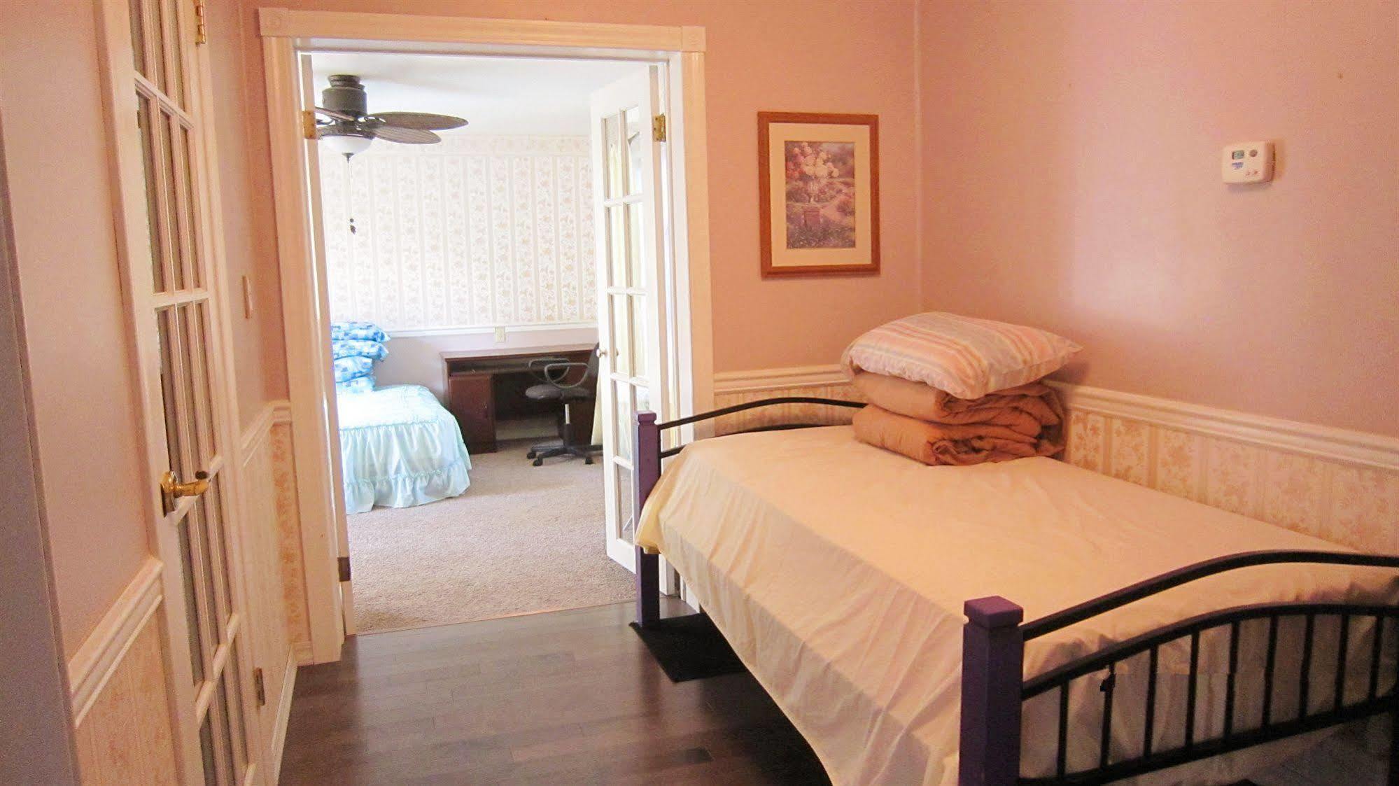 Wenxin B&B Regina Bagian luar foto
