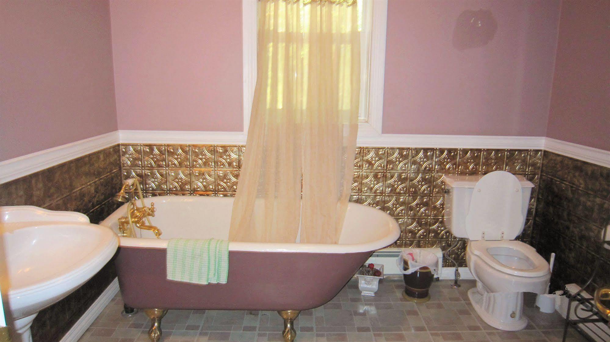 Wenxin B&B Regina Bagian luar foto